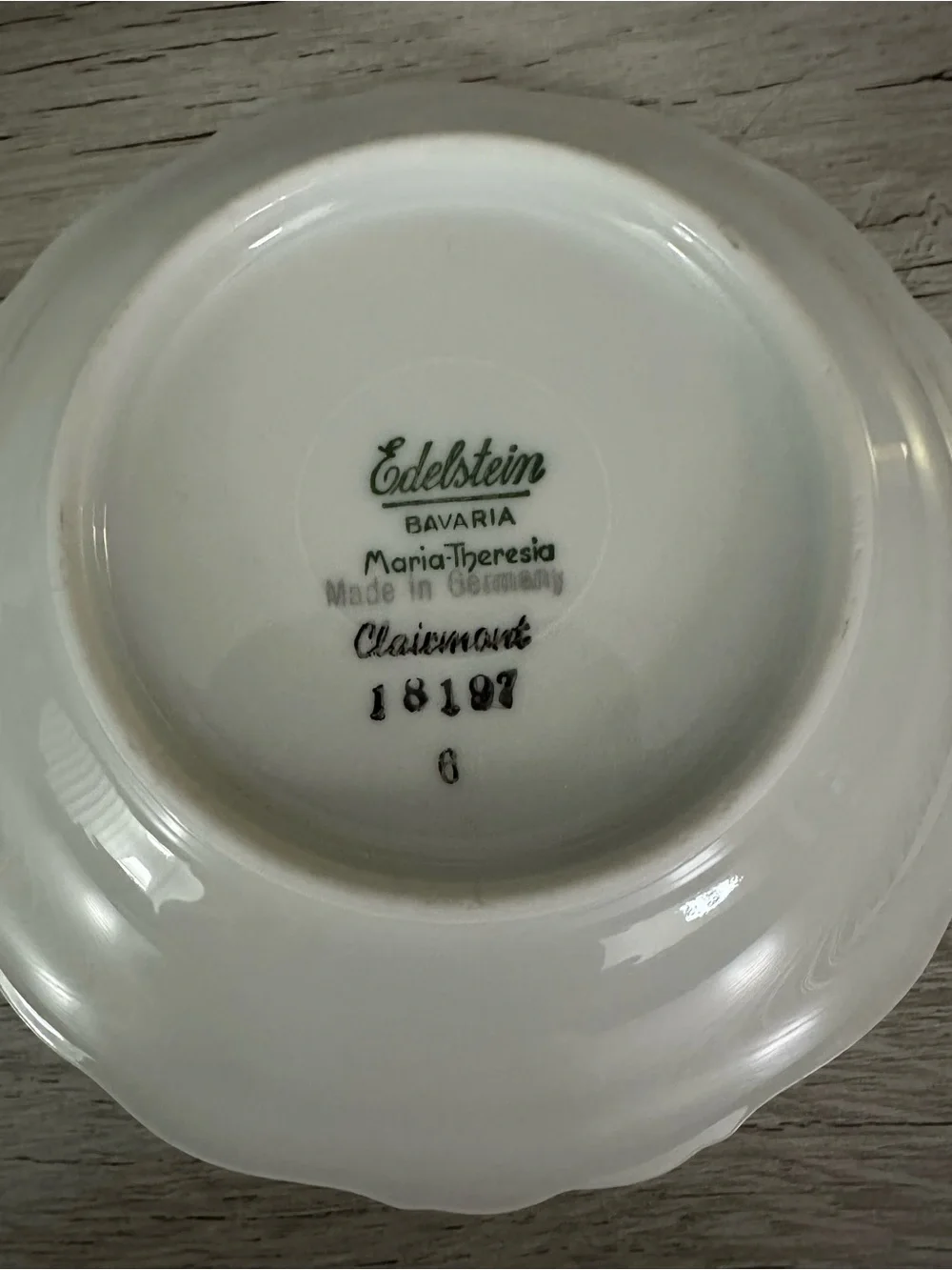 VTG Edelstein Bavaria Porcelain Berry Bowels in Clairmont Pattern Platinum trim